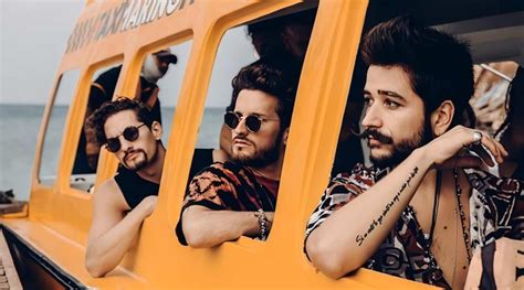 Camilo & Mau y Ricky .